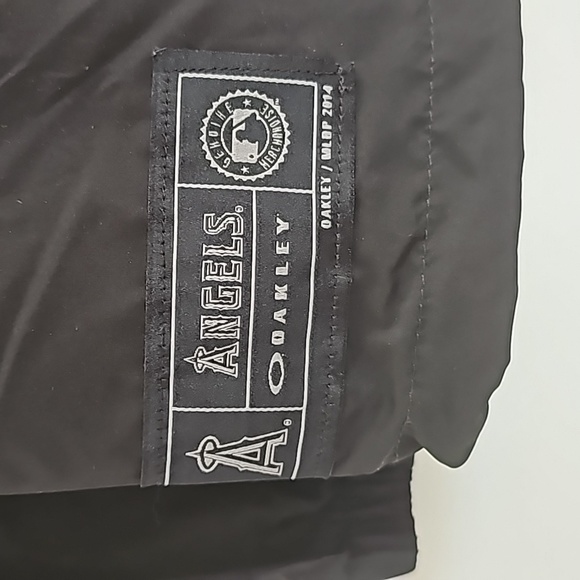 Oakley Men's Windbreaker - Picture 7 of 11